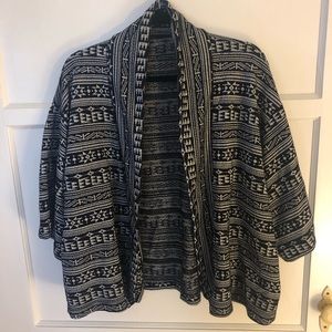 SHORT SLEEVE KIMONO STYLE SWEATER